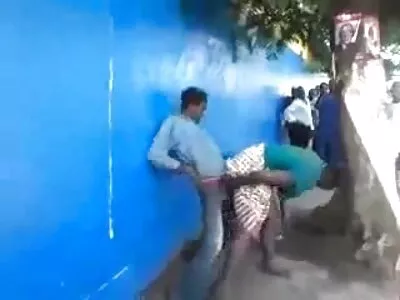 اچھی بلی چاٹنے کے لیے ڈائریکٹر کو اچھی بلو جاب سے نوازا جاتا ہے۔