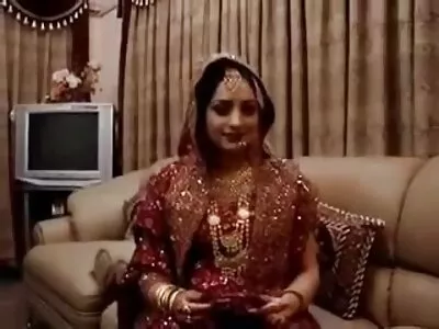 اس نوجوان اور بیچلورٹی کے لیے وی آئی پی ٹریٹمنٹ ہاتھ سے نکل جاتی ہے۔