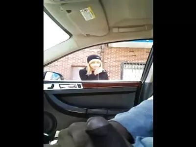 سنہرے بالوں والی سملینگک شرارتی ٹیک لڑکے کو ان کی جاسوسی کرنے پر سزا دیتے ہیں۔