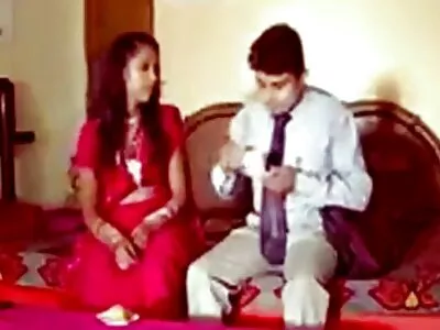 Bodacious ایشیائی slut اس کے گدی gaped ہو جاتا ہے