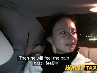 اچھا brunette Karmen کرما اس کی بلی میں ایک بڑا dildo رکھتا ہے