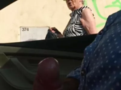نئے بستر پر ڈوگی اسٹائل اور کاؤگرل کی جنسی پوزیشنوں میں گڑبڑ