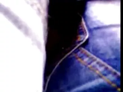 گلابی لباس میں brunette باتھ روم میں پیچھے سے fucked بلی ہے