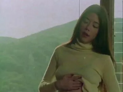 شرارتی MILF کو اس کے سینگ والے سوتیلے بیٹے کی طرف سے خوش کیا جا رہا ہے۔